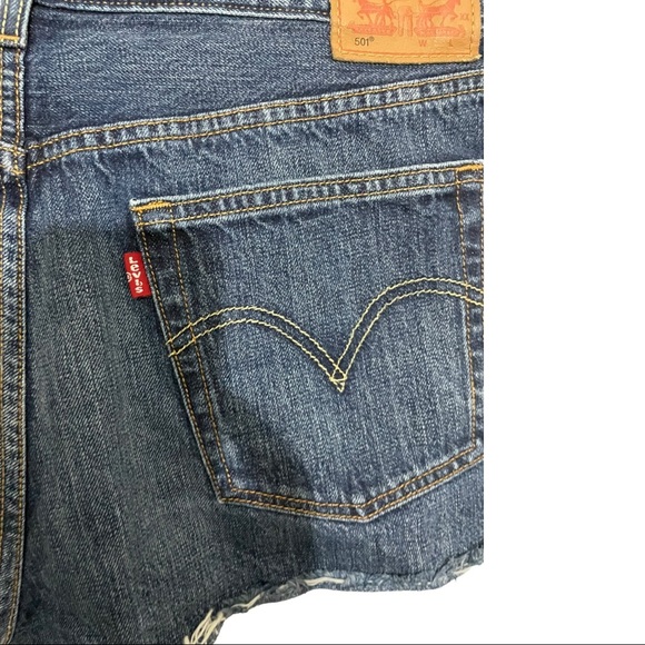 Levi’s 501 button fly jean shorts size 32. Dark wash. Raw hem. - Picture 7 of 11